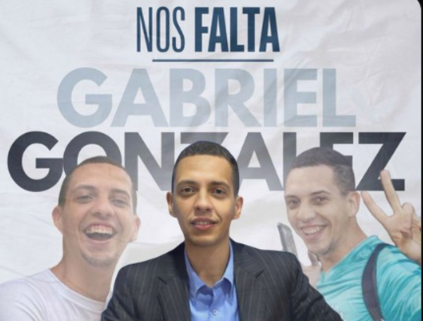 Él es Gabriel González.