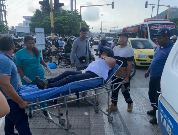 Accidente en moto en Cartagena que dejó una mujer herida