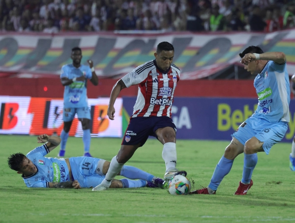 Rebelión en el fútbol profesional colombiano: ocho clubes históricos condicionan la cesión de derechos de TV a un nuevo modelo de distribución