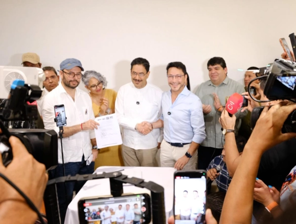 Carlos Caicedo en el evento de adhesión a Iván Cepeda.