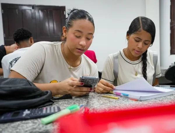 Icetex ofrece becas virtuales del 100 % otorgadas por Chile y Japón para que profesionales colombianos se formen en vulcanología: aquí la información
