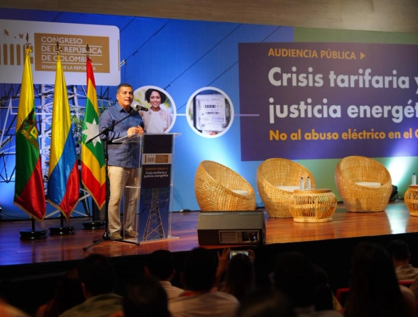 Dumek Turbay en audiencia pública por altos costos del servicio de energía en el Caribe
