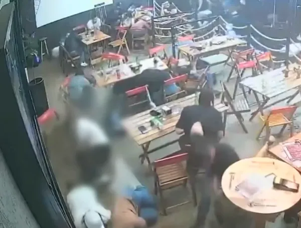 Tiroteo en un bar de Brasil deja dos muertos y tres heridos: adolescente de 15 años es buscado como principal sospechoso del ataque
