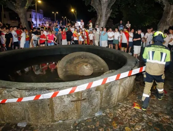 Tragedia durante las celebraciones del Mundial de la Fifa 2026 en España: un menor de 13 años falleció tras el derrumbe de una fuente