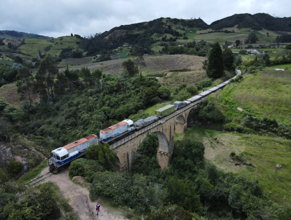 ANI adjudicó obras públicas de los corredores férreos Bogotá–Belencito y Pacífico por más de $ 564.958 millones