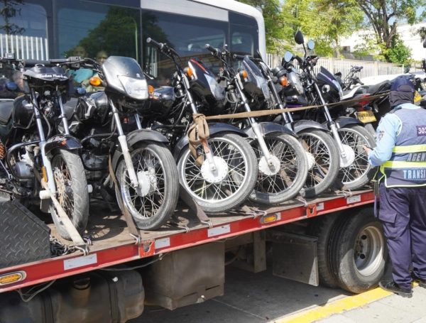 DATT inmovilizó más de 180 motocicletas que invadieron el carril exclusivo de Transcaribe
