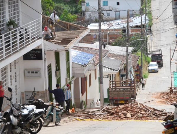 Municipio de Versalles en el norte del Valle, tras el devastador terremoto del 10 de agosto. En la localidad, 700 viviendas afectadas.