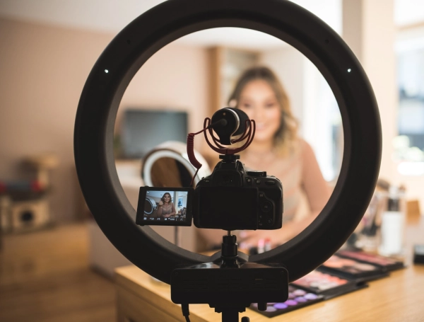 En las últimas semanas, una ‘influencer’ española perdió más de medio millón  de seguidores en TikTok e Instagram por un comentario xenófobo.