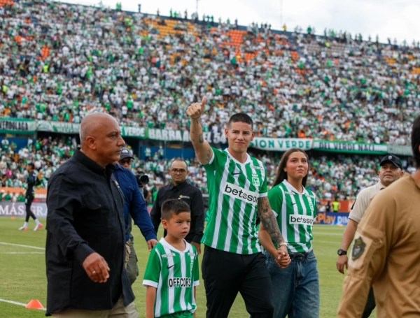 James Rodríguez y todas las fotos de su presentación como nuevo jugador de Atlético Nacional en Medellín: ¡superestrella!