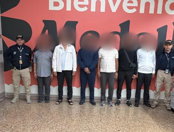 Siete extranjeros fueron inadmitidos en el Aeropuerto José María Córdova.