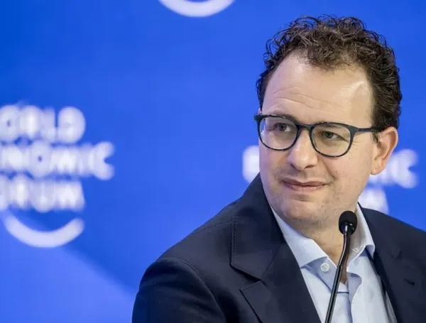 Claude, plataforma de inteligencia artificial, ya hace por sí solo una cuarta parte del trabajo para crear nuevos modelos de Anthropic: los detalles