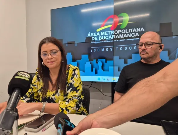 Directora y subdirector del Área Metropolitana de Bucaramanga