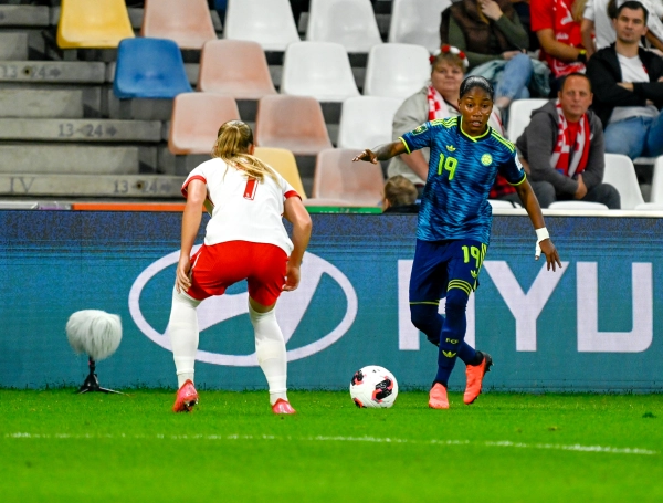 Colombia clasificó a cuartos de final del Mundial Sub-20 femenino tras derrotar a Polonia