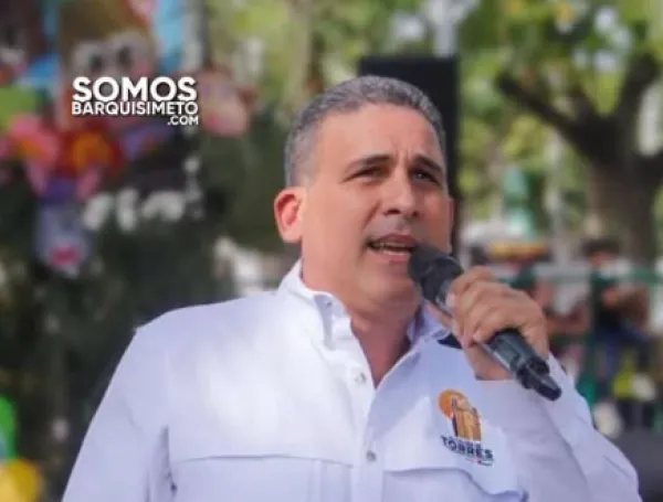 María Corina Machado y la oposición venezolana denuncian la detención de Javier Oropeza, exalcalde que regresó del exilio, al salir de una entrevista
