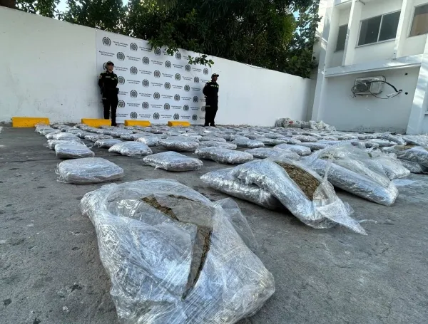 Policía