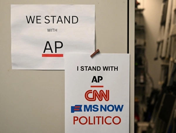 La nueva batalla de Trump contra la prensa llega a los tribunales: ¿puede la Casa Blanca excluir a los medios que incomodan al presidente de EE. UU.?
