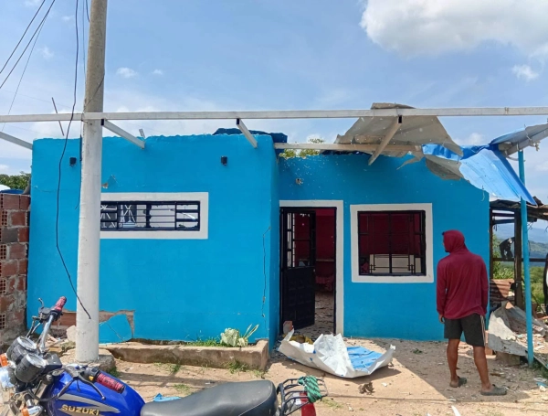 Casa destruida en El Tarra tras un ataque con drón