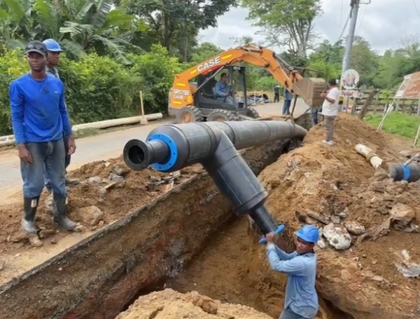 Construcción de la nueva red conductora de agua de Necoclí.