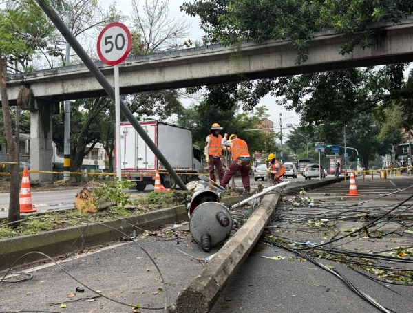 Se registraron 32 incidentes derivados de las fuertes lluvias en la ciudad.