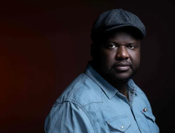 El escritor haitiano-canadiense Thélyson Orélien.
