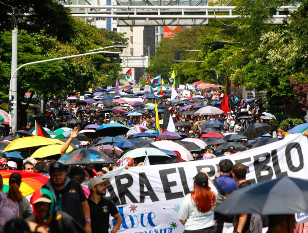 Miles de personas se volcaron a las calles de Medellín este 14 de octubre.