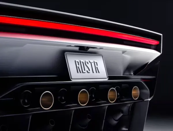 El nuevo Tesla Roadster visto desde atrás