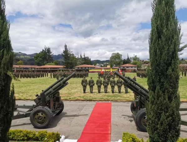 El sargento segundo Héctor Hernando Lozano Burgos, superior del Cuerpo de Ingenieros del Ejército Nacional fue asesinado por el soldado profesional, Edwin Malabet Collante esta madrugada, y dejó herido al soldado profesional Luis Alberto Barrios Carmona.El soldado Malabet Collante le disparó por la espalda al sargento y dejó herido a su compañero luego de que un proyectil le alcanzara el dedo meñique del pie derecho, y dejó herido a un canino que hacía parte del mismo grupo militar y seguidamente se quitó la vida.