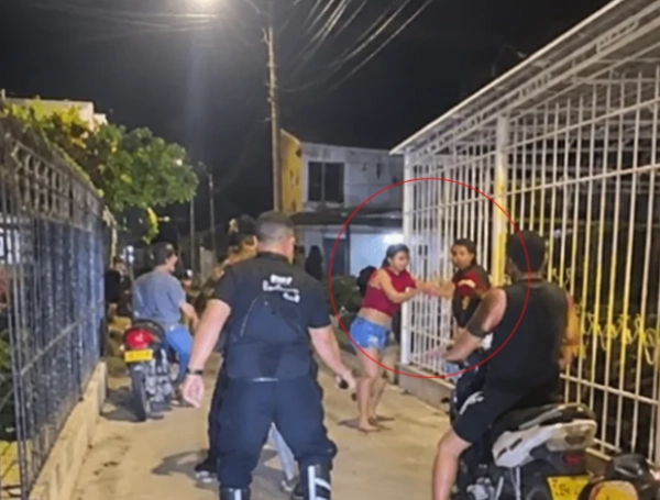 La persecución terminó en el barrio María Camila, donde la mujer recuperó el teléfono.