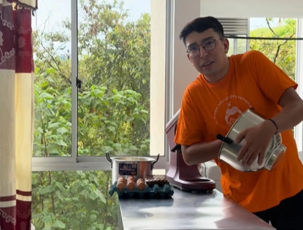 A través de TikTok, Luis compartió cómo trabaja para sacar adelante su emprendimiento.