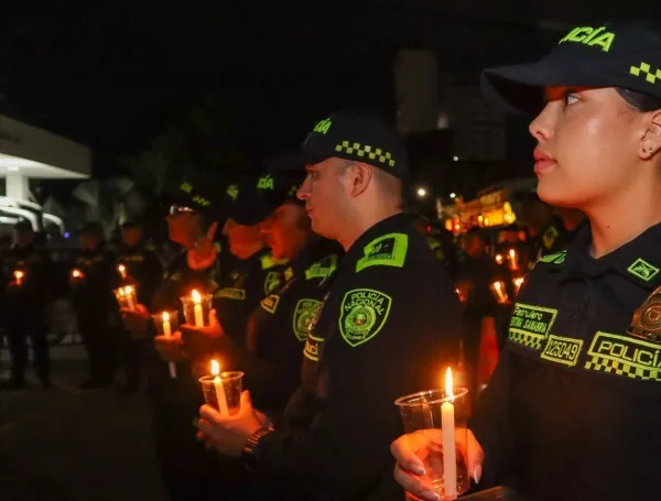 Velatón por la policía María José Recuero, de 20 años.