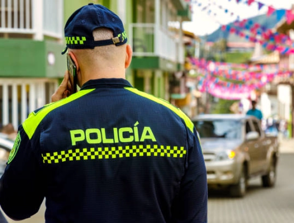 Policía