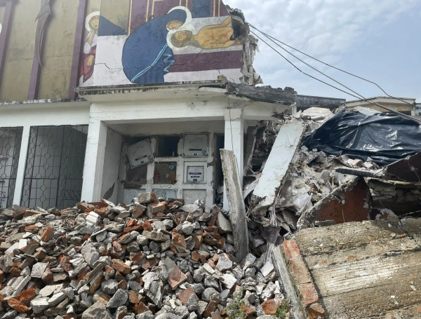 Cementerio de Pereira luego del terremoto del 10 de agosto