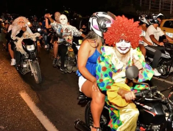 Caravana de motos - Halloween