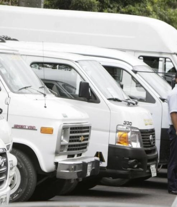 El hombre se desempeñaba como conductor de transporte escolar.