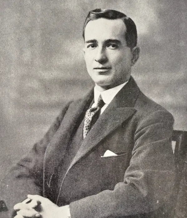 Jorge Garcés Borrero, hijo del fundador. Abrió los laboratorios JGB.