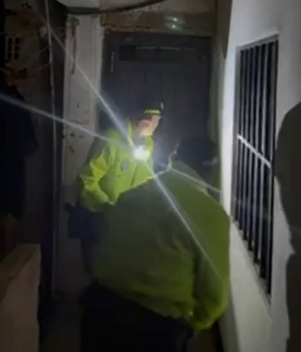 Los 15 integrantes fueron capturados en medio de diligencias de allanamiento y registro.