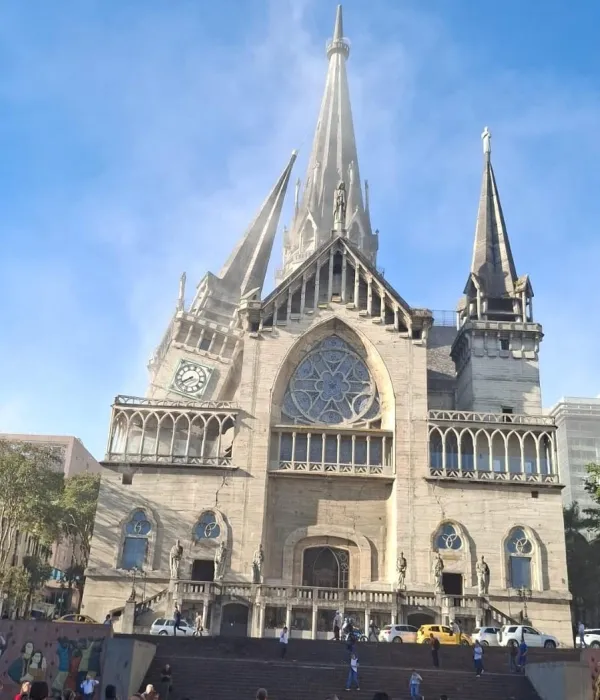 Iglesia de Manizales, afectada por temblor hoy 10 de agosto.