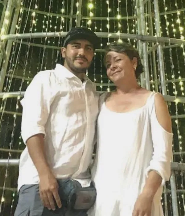 Andrés Camilo Peláez junto a su madre, Claudia Yepes.
