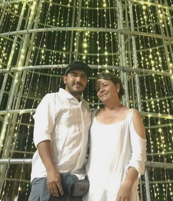Andrés Camilo Peláez junto a su madre, Claudia Yepes.
