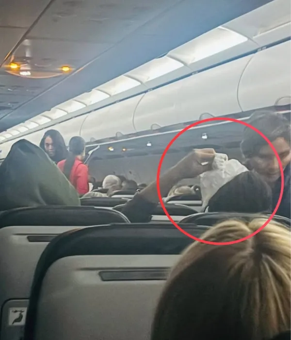 Tras el incidente, varias personas sufrieron golpes y heridas en la cabeza. Dos profesionales de la salud los evaluaron en vuelo.