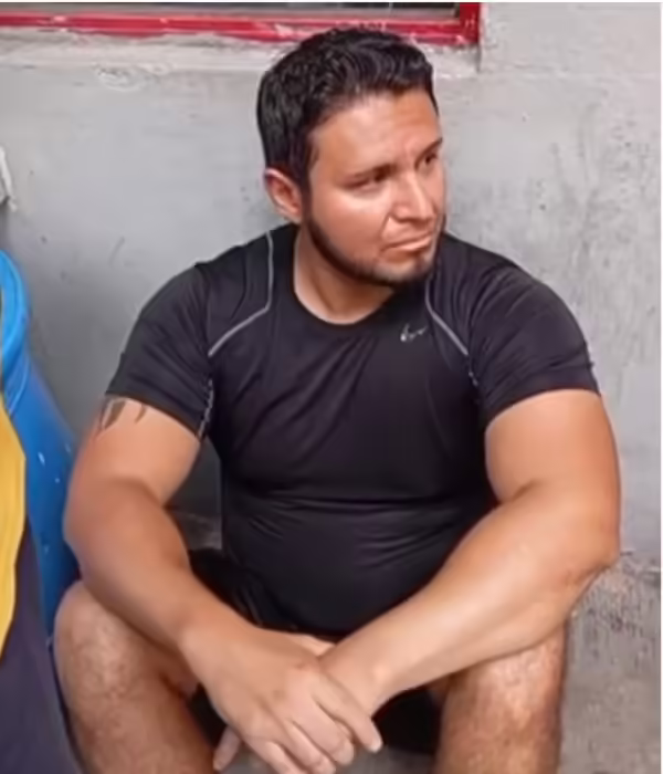 El hombre afirma tener 36 años y no portar identificación.