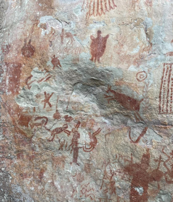 Pictogramas de Cerro Azul en la Serran??a de La Lindosa.