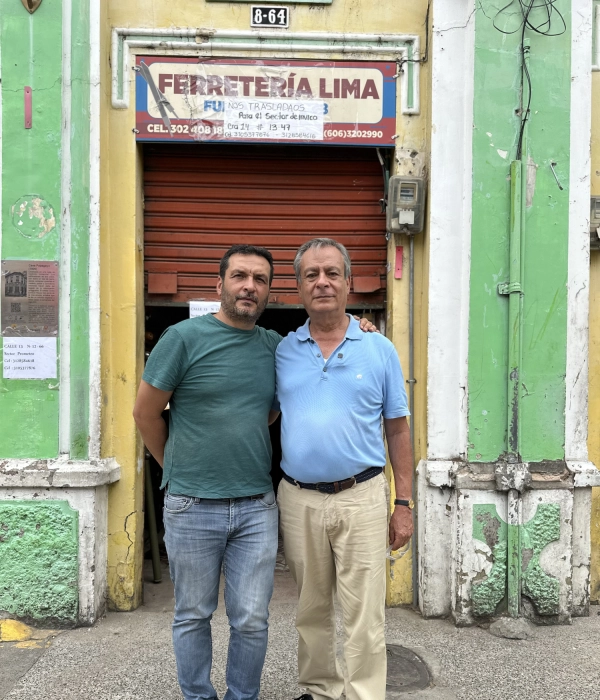 Mientras tanto, el sector intenta recuperar la confianza de los consumidores y promover las compras locales como una forma de evitar que la crisis se profundice.