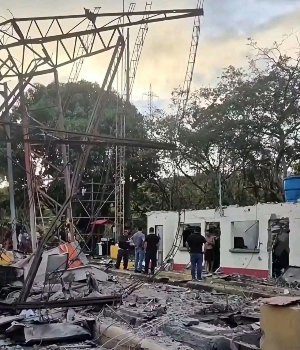 Caseta del peaje de El Bordo destruida por el atentado.