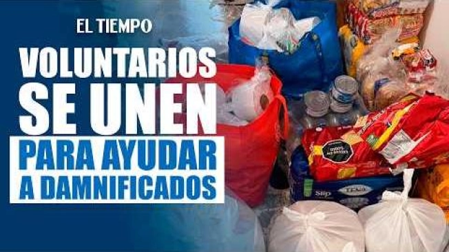Con letreros como "Ayuda humanitaria" o "Donaciones", en cientos de carros la ciudadanía se mueve por Pereira entregando comida, ropa y otros elementos para damnificados por el terremoto.
#eltiempo #NoticiasColombia #ÚltimaHora #Pereira #Terremoto #Sismo #AyudaHumanitaria #Donaciones #Damnificados #Solidaridad #Colombia #FamiliasAfectadas #Ayudas #Emergencia #ApoyoComunitario #Voluntarios #FuerzaColombia #NoticiasColombia
SUSCRÍBETE: https://bit.ly/eltiempoYT
Síguenos en nuestras redes sociales:
X: https://twitter.com/eltiempo
Facebook: https://www.facebook.com/eltiempo
Instagram: https://www.instagram.com/eltiempo
El Tiempo es el medio líder de noticias en Colombia, caracterizado por sus investigaciones y reportajes exclusivos, sobre: justicia, deportes, economía, política, cultura, tecnología, innovación, cambio climático, entre otros eventos noticiosos en Colombia y el mundo.
Para mayor información ingresa a: https://www.eltiempo.com
Otros canales de El Tiempo
Citytv: https://www.youtube.com/c/citytvbogota
Bravíssimo Citytv: https://www.youtube.com/c/BRAVISSIMOCITYTV
Portafolio: https://www.youtube.com/user/PortafolioCO
Futbolred: https://www.youtube.com/c/FutbolRedCO