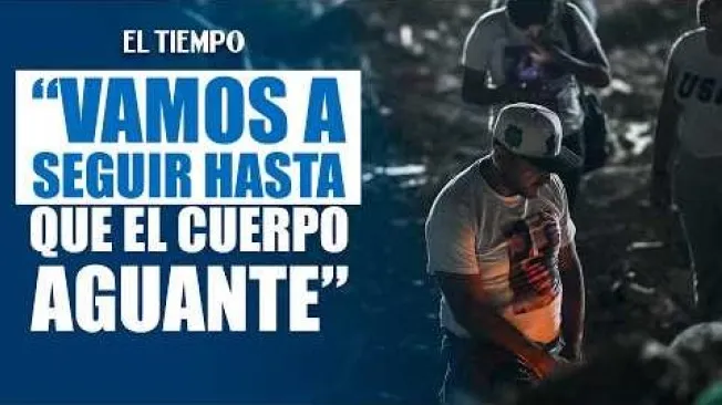 Dos meses después de los terremotos que devastaron zonas de Venezuela, voluntarios como Domingo Pacheco continúan trabajando entre los escombros en busca de desaparecidos. Su grupo ha rescatado a 21 personas con vida y recuperado a 56 fallecidos.
La Guaira permanece marcada por la tragedia, mientras familias de desaparecidos esperan respuestas y los rescatistas enfrentan el desgaste físico y emocional de semanas de trabajo.
#ElTiempo #NoticiasColombia #ÚltimaHora #Venezuela #Terremoto #LaGuaira #Rescatistas #Desastre #Rescate #Noticias
SUSCRÍBETE: https://bit.ly/eltiempoYT
Síguenos en nuestras redes sociales:
X: https://twitter.com/eltiempo
Facebook: https://www.facebook.com/eltiempo
Instagram: https://www.instagram.com/eltiempo
El Tiempo es el medio líder de noticias en Colombia, caracterizado por sus investigaciones y reportajes exclusivos, sobre: justicia, deportes, economía, política, cultura, tecnología, innovación, cambio climático, entre otros eventos noticiosos en Colombia y el mundo.
Para mayor información ingresa a: https://www.eltiempo.com
Otros canales de El Tiempo
Citytv: https://www.youtube.com/c/citytvbogota
Bravíssimo Citytv: https://www.youtube.com/c/BRAVISSIMOCITYTV
Portafolio: https://www.youtube.com/user/PortafolioCO
Futbolred: https://www.youtube.com/c/FutbolRedCO