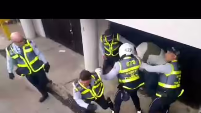 Video de presunto uso desmedido de la fuerza por agentes de tránsito en Cali.