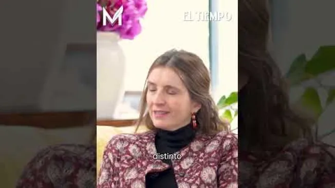 En esta entrevista, la dirigente del Centro Democrático expone su visión sobre la democracia, la soberanía y los retos del próximo gobierno.
#NoticiasColombia #ÚltimaHora #PalomaValencia #GobiernoPetro #Colombia #CentroDemocrático #PolíticaColombiana #Entrevista #EleccionesColombia #CongresoColombiano
SUSCRÍBETE: https://bit.ly/eltiempoYT
Síguenos en nuestras redes sociales:
X: https://twitter.com/eltiempo
Facebook: https://www.facebook.com/eltiempo
Instagram: https://www.instagram.com/eltiempo
El Tiempo es el medio líder de noticias en Colombia, caracterizado por sus investigaciones y reportajes exclusivos, sobre: justicia, deportes, economía, política, cultura, tecnología, innovación, cambio climático, entre otros eventos noticiosos en Colombia y el mundo.
Para mayor información ingresa a: https://www.eltiempo.com
Otros canales de El Tiempo
Citytv: https://www.youtube.com/c/citytvbogota
Bravíssimo Citytv: https://www.youtube.com/c/BRAVISSIMOCITYTV
Portafolio: https://www.youtube.com/user/PortafolioCO
Futbolred: https://www.youtube.com/c/FutbolRedCO