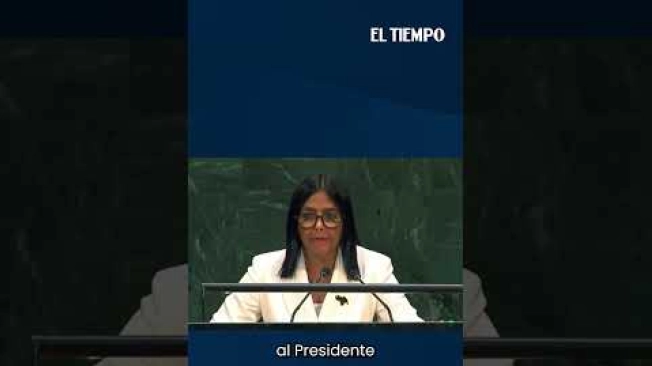 La presidente interina de Venezuela le agradeció al presidente de Estados Unidos por su "disposición a retomar el camino de las relaciones diplomáticas y de cooperación con Venezuela". También resaltó su intención de reconstruir relaciones basadas en la cooperación, el respeto y la igualdad con los norteamericanos. #ElTiempo #NoticiasColombia #ÚltimaHora #Venezuela #EstadosUnidos #DonaldTrump #Diplomacia #ONU #RelacionesDiplomáticas #Diálogo #Cooperación
SUSCRÍBETE: https://bit.ly/eltiempoYT
Síguenos en nuestras redes sociales:
X: https://twitter.com/eltiempo
Facebook: https://www.facebook.com/eltiempo
Instagram: https://www.instagram.com/eltiempo
El Tiempo es el medio líder de noticias en Colombia, caracterizado por sus investigaciones y reportajes exclusivos, sobre: justicia, deportes, economía, política, cultura, tecnología, innovación, cambio climático, entre otros eventos noticiosos en Colombia y el mundo.
Para mayor información ingresa a: https://www.eltiempo.com
Otros canales de El Tiempo
Citytv: https://www.youtube.com/c/citytvbogota
Bravíssimo Citytv: https://www.youtube.com/c/BRAVISSIMOCITYTV
Portafolio: https://www.youtube.com/user/PortafolioCO
Futbolred: https://www.youtube.com/c/FutbolRedCO