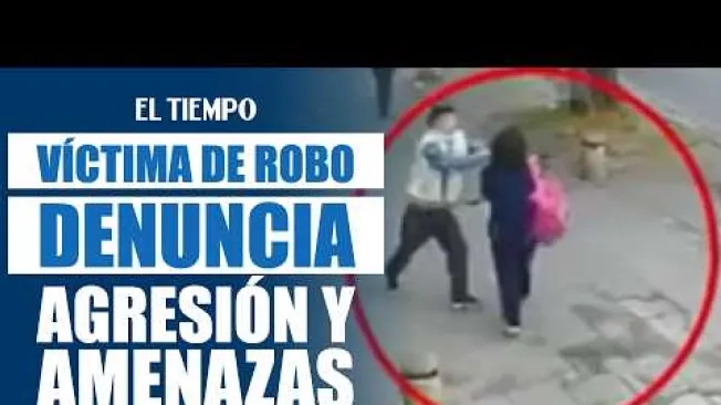Un caso de robo y agresión genera indignación en la Autopista Sur. Según el relato de la víctima, una mujer habría iniciado una confrontación y posteriormente dos hombres se habrían sumado a la agresión.
El joven asegura que durante el hecho le fueron robados su celular y varias tarjetas de crédito. También denuncia que la Policía no habría llegado al lugar pese a la situación.
Después del robo, la víctima afirma que ha continuado recibiendo amenazas. Las autoridades deberán establecer las circunstancias del caso e identificar a los responsables.
#ElTiempo #NoticiasColombia #ÚltimaHora

SUSCRÍBETE: https://bit.ly/eltiempoYT 

Síguenos en nuestras redes sociales:
X: https://twitter.com/eltiempo 
Facebook: https://www.facebook.com/eltiempo 
Instagram: https://www.instagram.com/eltiempo 

El Tiempo es el medio líder de noticias en Colombia, caracterizado por sus investigaciones y reportajes exclusivos sobre justicia, deportes, economía, política, cultura, tecnología, innovación, cambio climático, entre otros eventos noticiosos en Colombia y el mundo.

Para mayor información, ingresa a: https://www.eltiempo.com 

Otros canales de El Tiempo
Citytv: https://www.youtube.com/c/citytvbogota  
Bravíssimo Citytv: https://www.youtube.com/c/BRAVISSIMOCITYTV  
Portafolio: https://www.youtube.com/user/PortafolioCO  
Futbolred: https://www.youtube.com/c/FutbolRedCO
